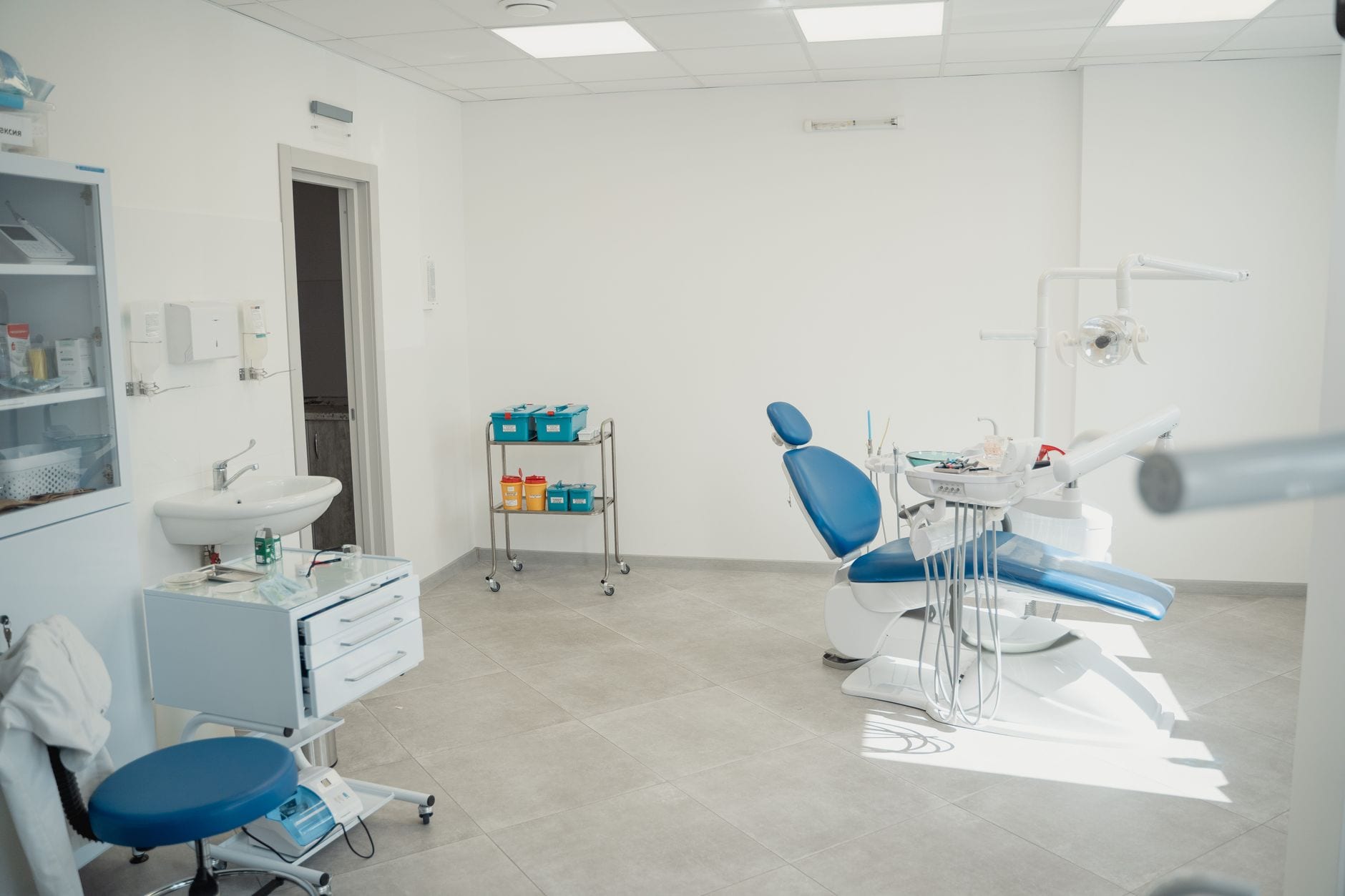 Modern dental treatment room